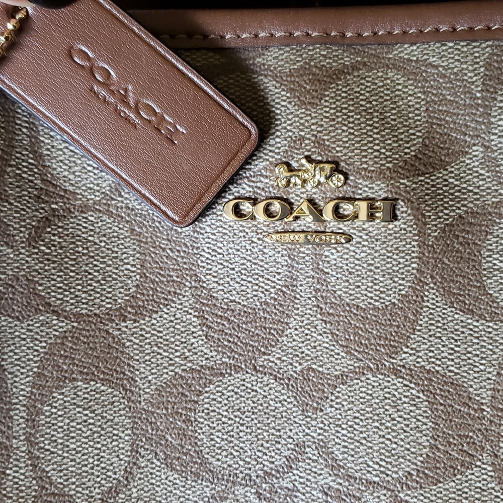 Coach Handbag - Picture 5 of 8